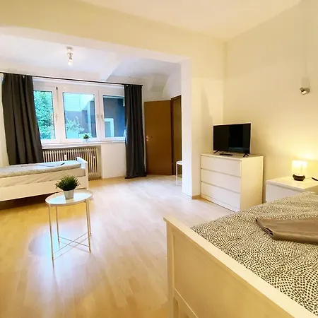 Moderne Und Sehr Zentral Gelegene Neuss