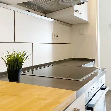 Moderne Und Sehr Zentral Gelegene Neuss