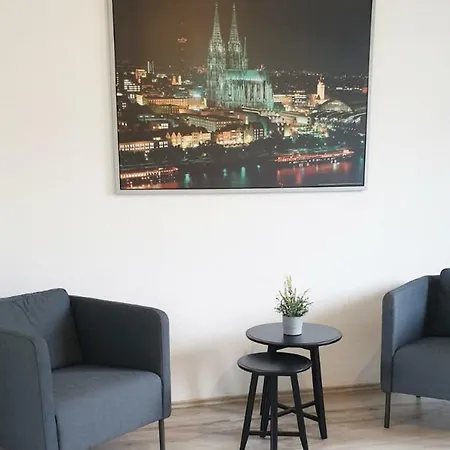 Moderne Und Sehr Zentral Gelegene Neuss